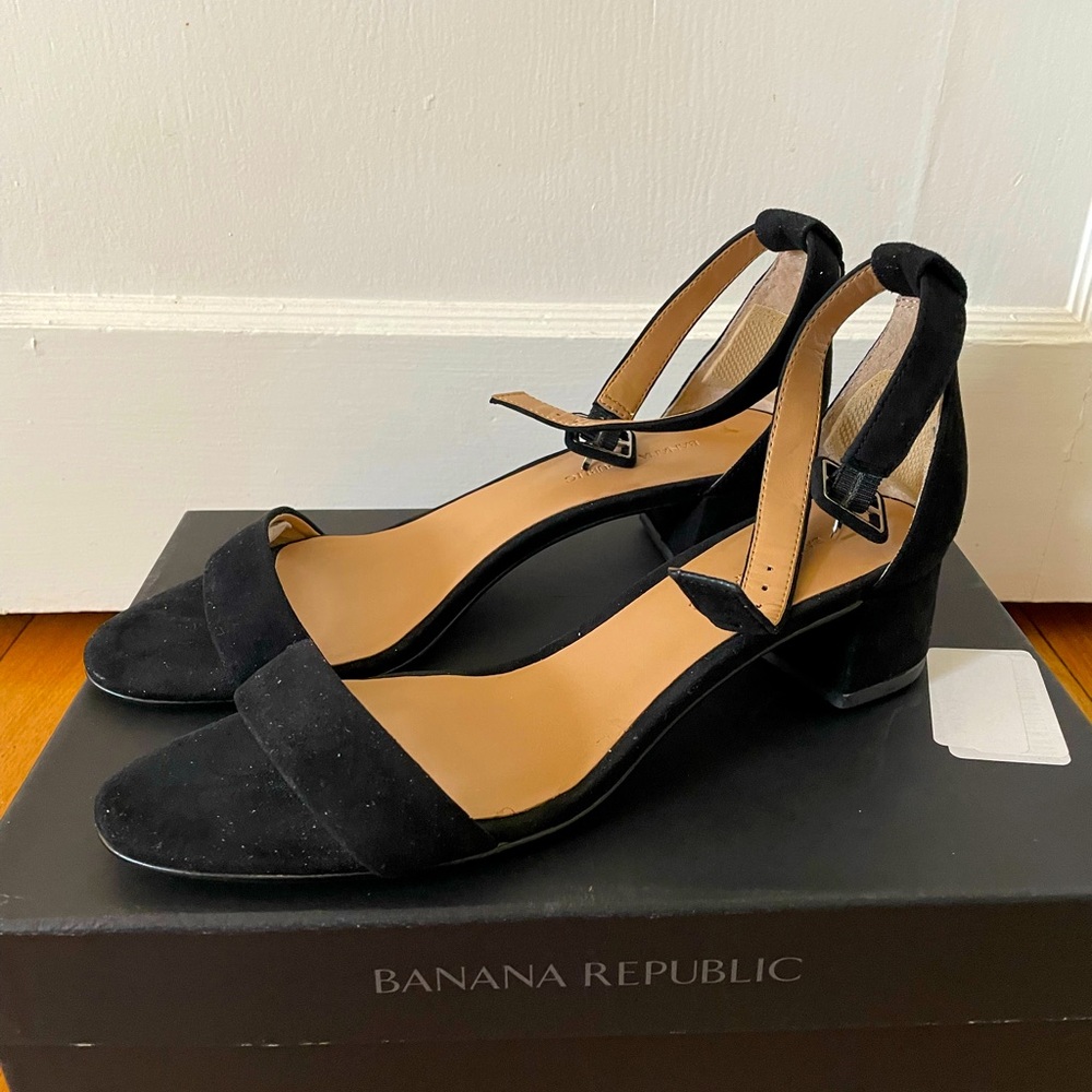 New banana republic heels 8